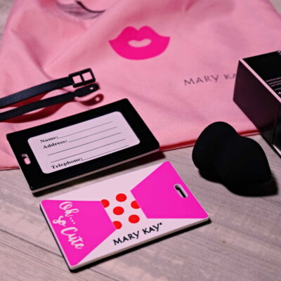 Soutěž o batůžek, make-up houbičku a cestovní visačky Mary Kay