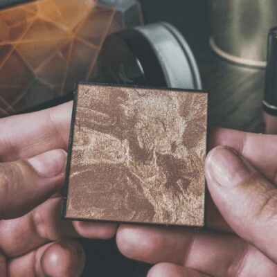 Inspirace na třpytivé letní líčení v opáleném vzhledu